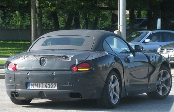 Noch getarnt: Der neue BMW Z4 Foto: Auto-Reporter